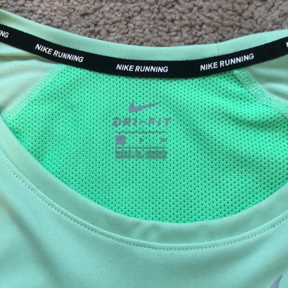 Nike Dri-Fit Running long sleeve - Picture 2 of 5